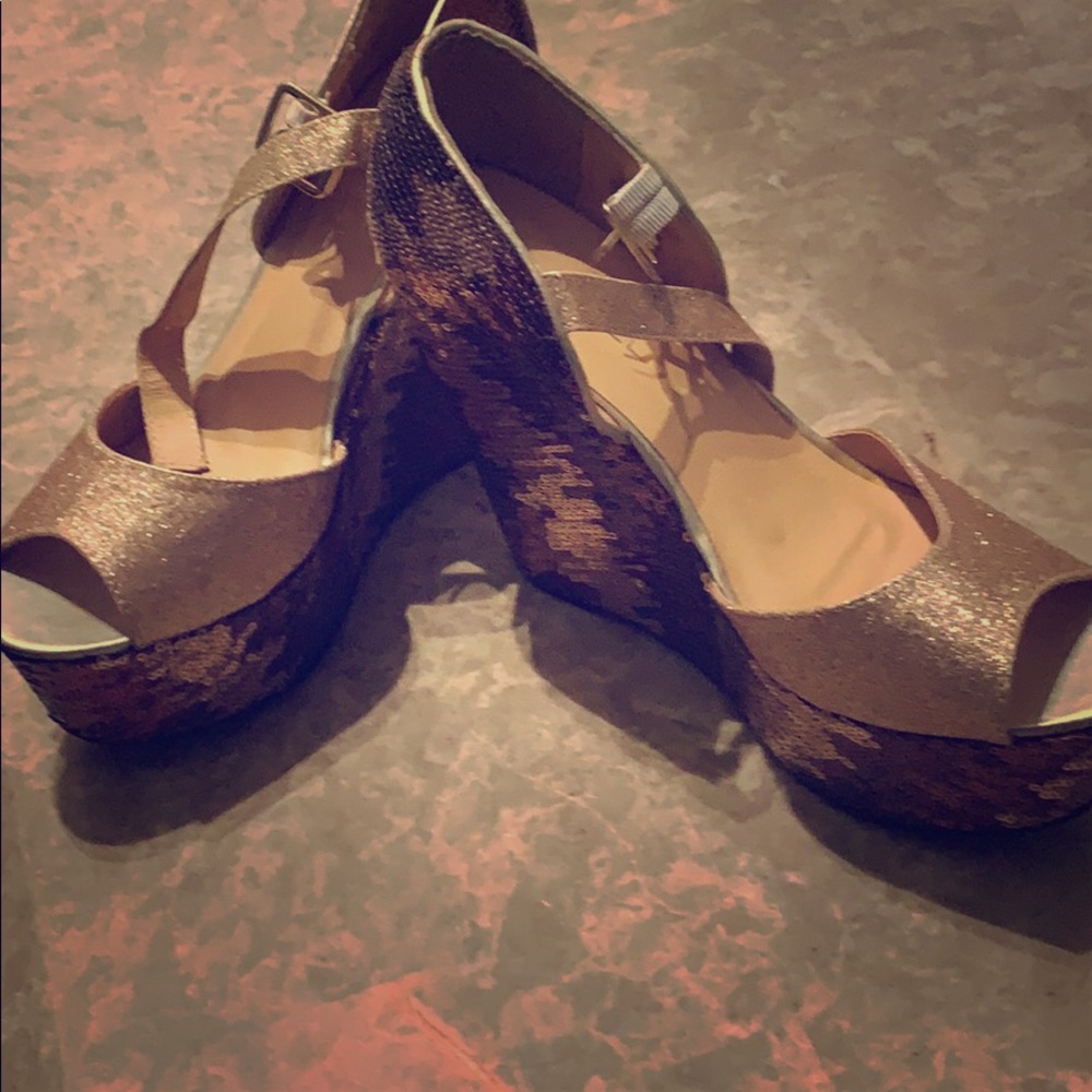 Wedge shoes